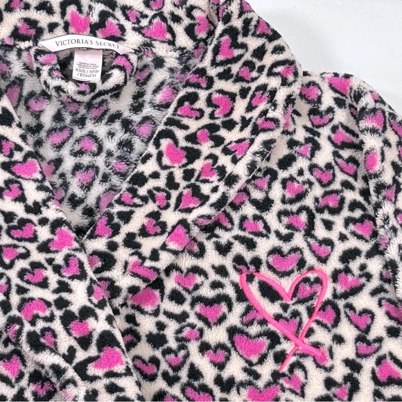 Victoria’s Secret Plush Pink Hearts Bathrobe Size XS/S - Picture 8 of 12